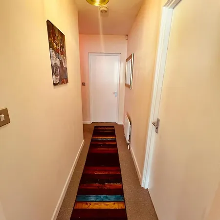 Spacious Modern Flat With 2 Bedrooms & 2 Bathrooms & Free Parking & Wifi&Up To6People Apartment Middlesbrough